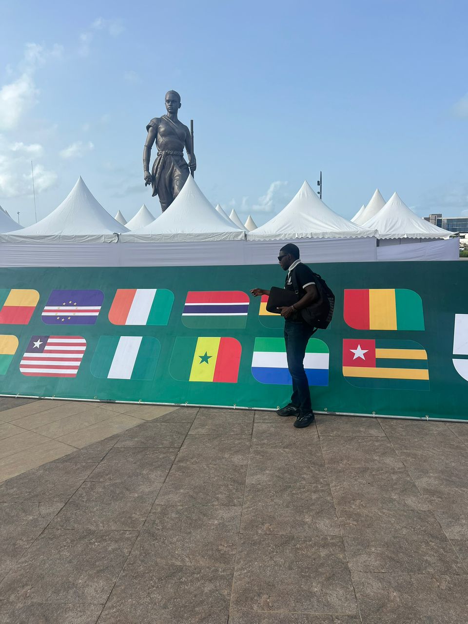 Support leaders reviewing dashboards together